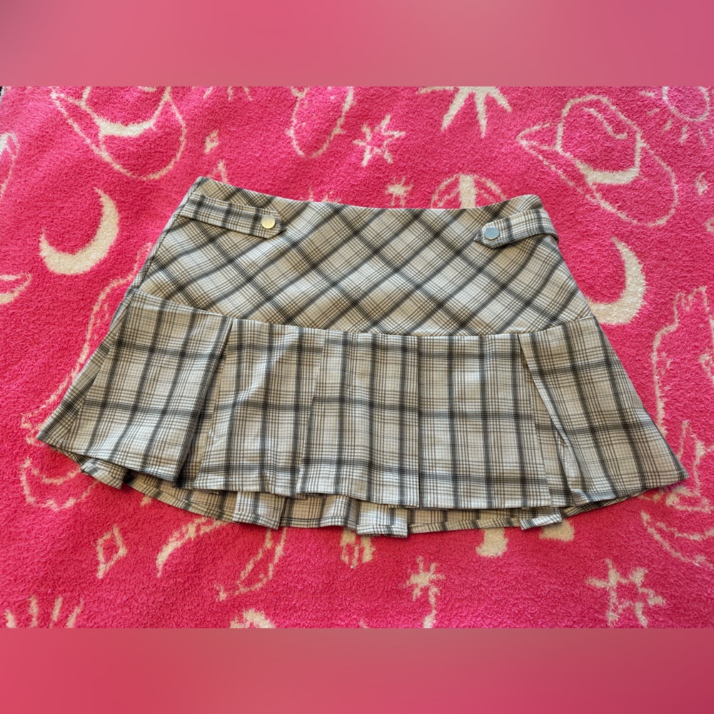 PP pleated plaid skirt